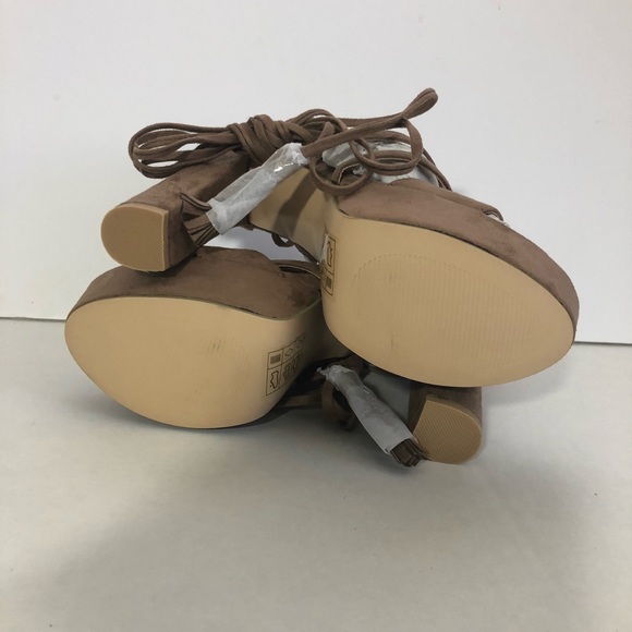 Truffle NWT Platform Sandals with Tassel Ties - Picture 6 of 6